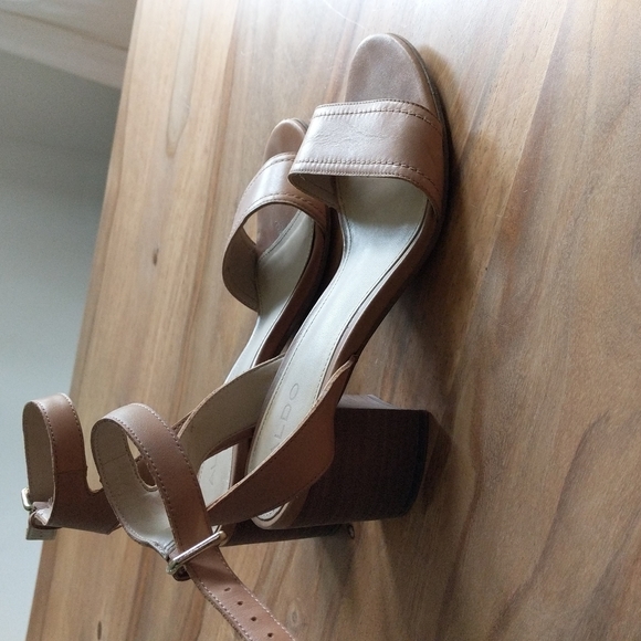 Tan Aldo sandals - Picture 2 of 4
